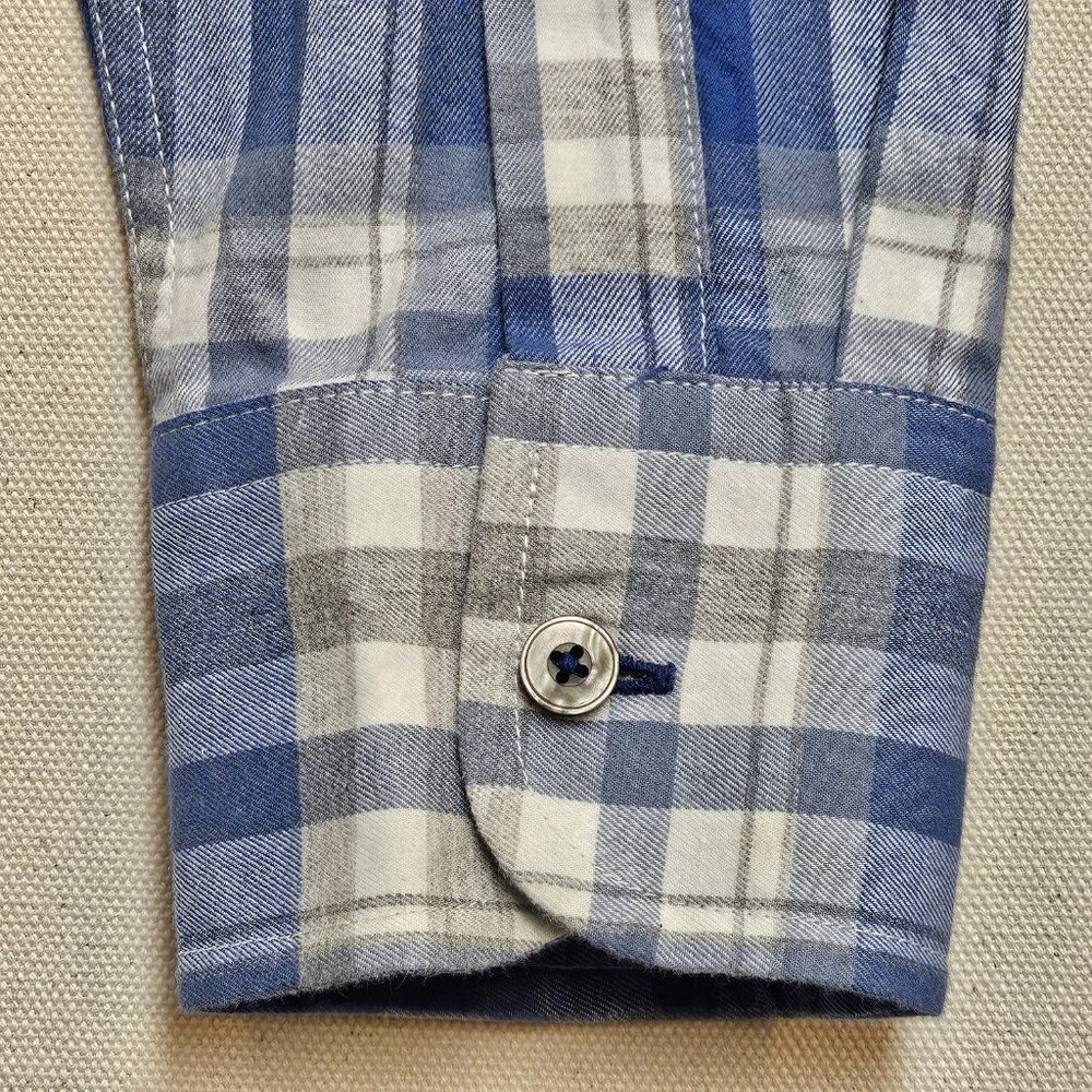 Untuckit Light Flannel Button Down S - image 5